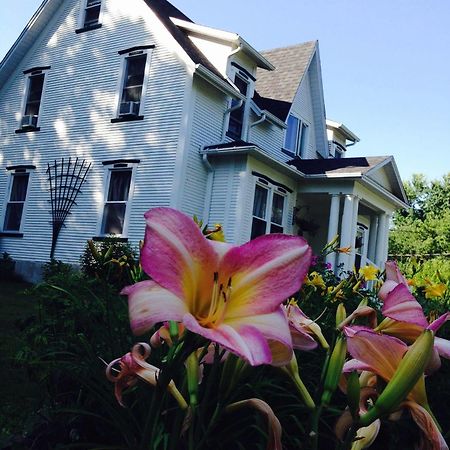 B&B Hillhouse Lac-Brome Dış mekan fotoğraf