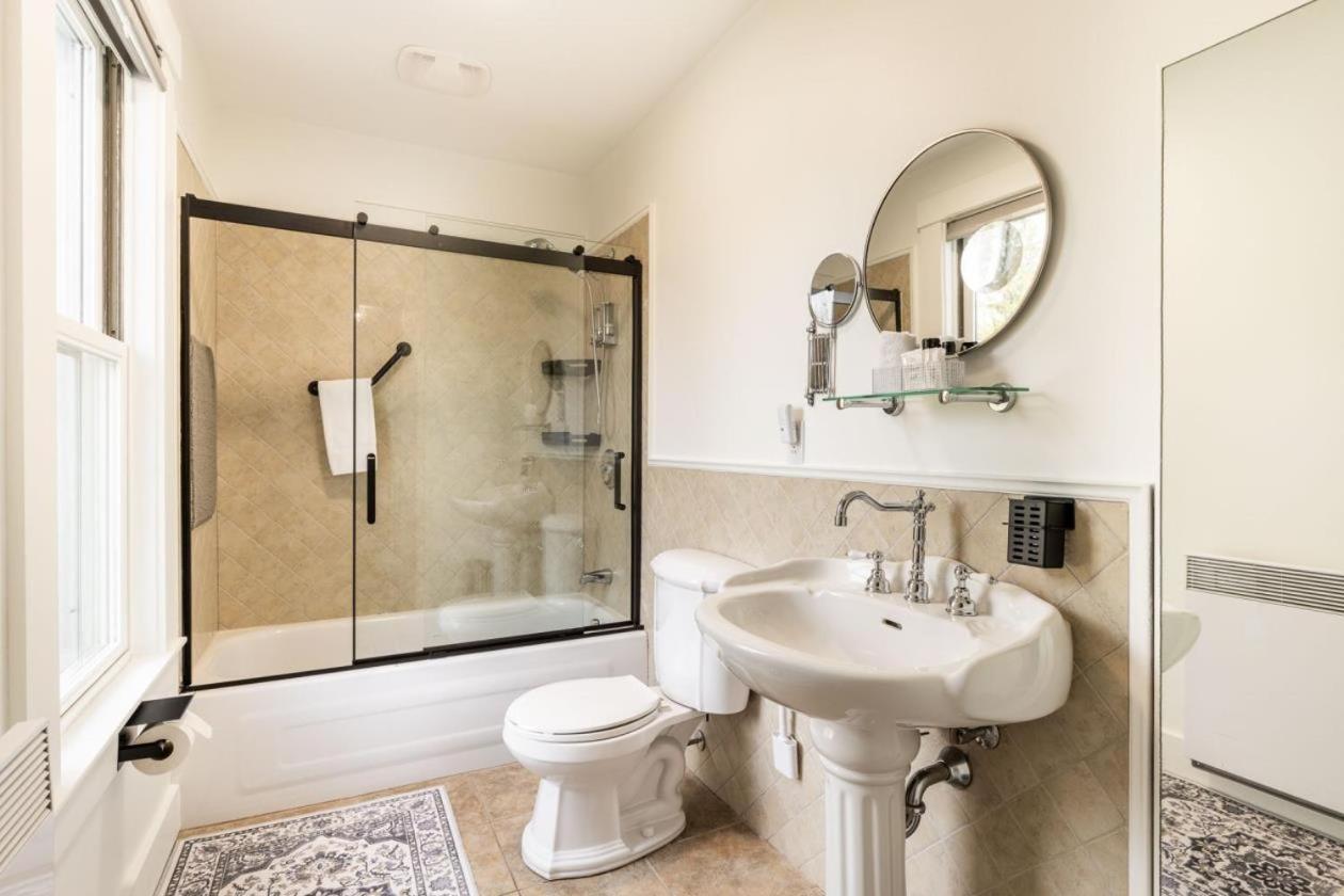 B&B Hillhouse Lac-Brome Dış mekan fotoğraf