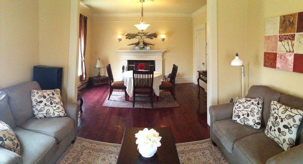 B&B Hillhouse Lac-Brome Dış mekan fotoğraf