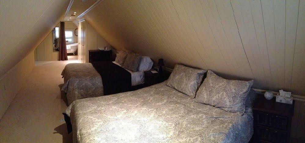 B&B Hillhouse Lac-Brome Dış mekan fotoğraf