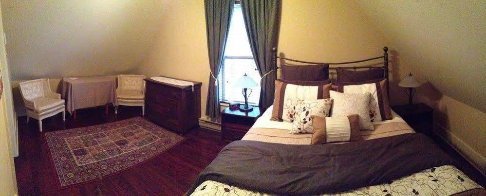 B&B Hillhouse Lac-Brome Dış mekan fotoğraf